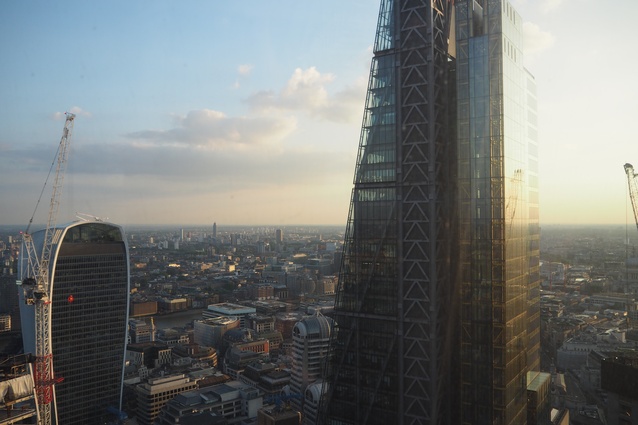 The high-rise buildings of London: the "Walkie-Talkie" by Rafael Viñoly Architects (left) and the "Cheesegrater" by Roger Stirk Harbour Partnership (right).