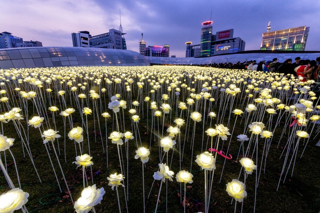 LED installation at Dongdaemun Design Plaza.